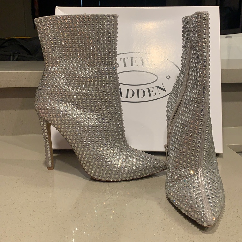 New Steve Madden Winnings Rinestone Shoes Size 7